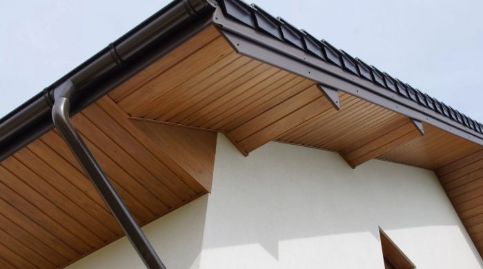 Подшивка свесов крыши, подшивка карнизов софитами